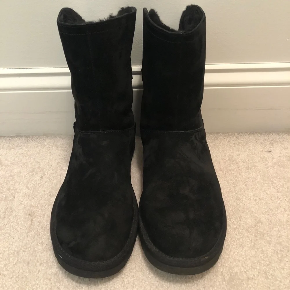 Adorable Ugg boots with bling buckle 🥾 👢 - Picture 9 of 10